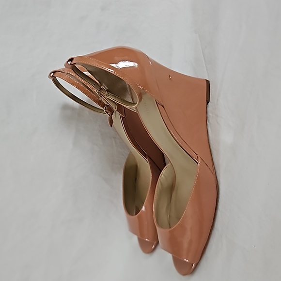 Ann Taylor Dagny Pink Patent Leather Peeptoe Ankle Strap Wedge Sandal Si… - Picture 2 of 15